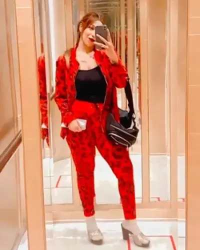 Call Girls Khar Road Cash On Delivery